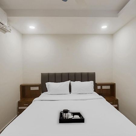 Townhouse Dj Grand Hotel Тирупати Екстериор снимка