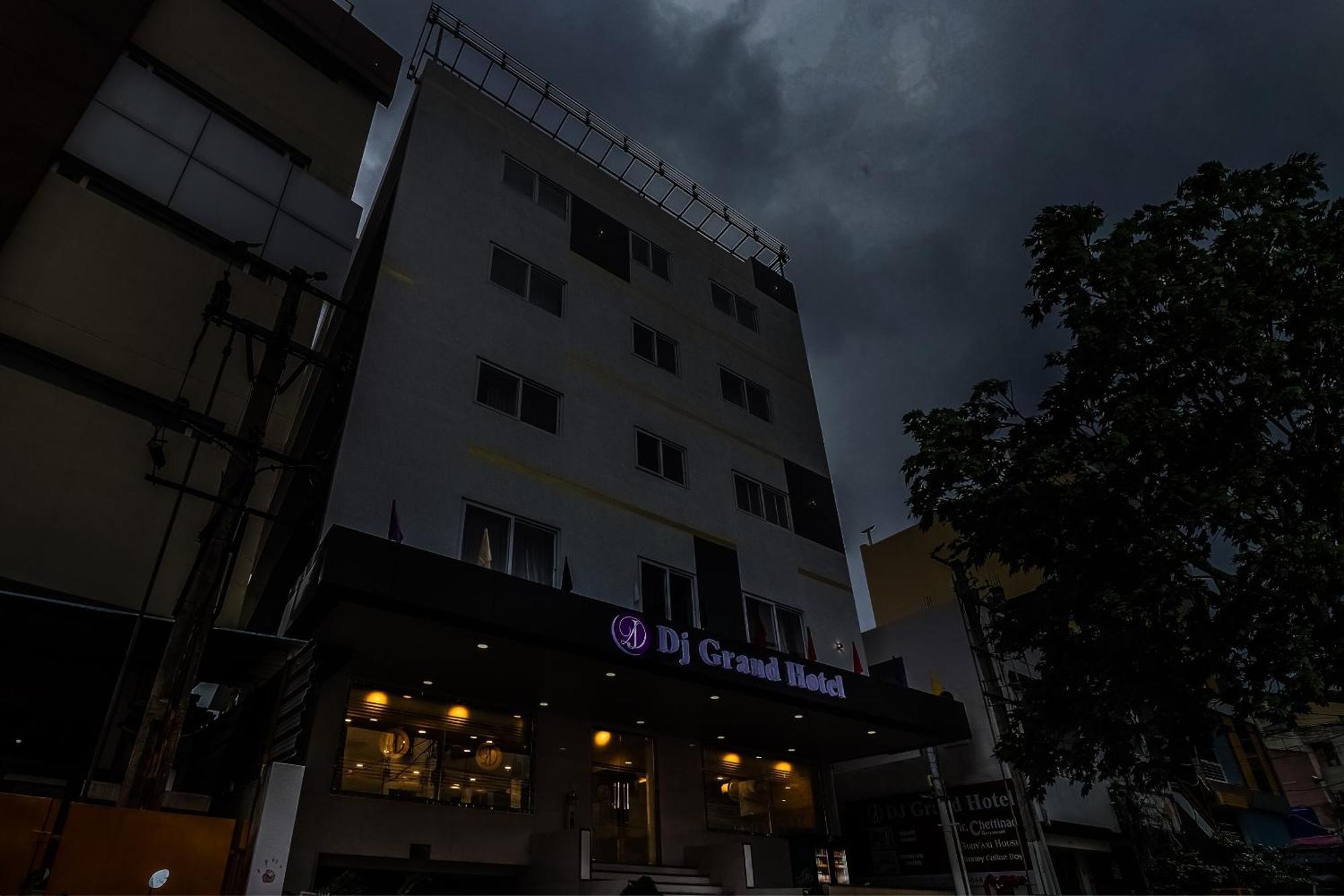 Townhouse Dj Grand Hotel Тирупати Екстериор снимка