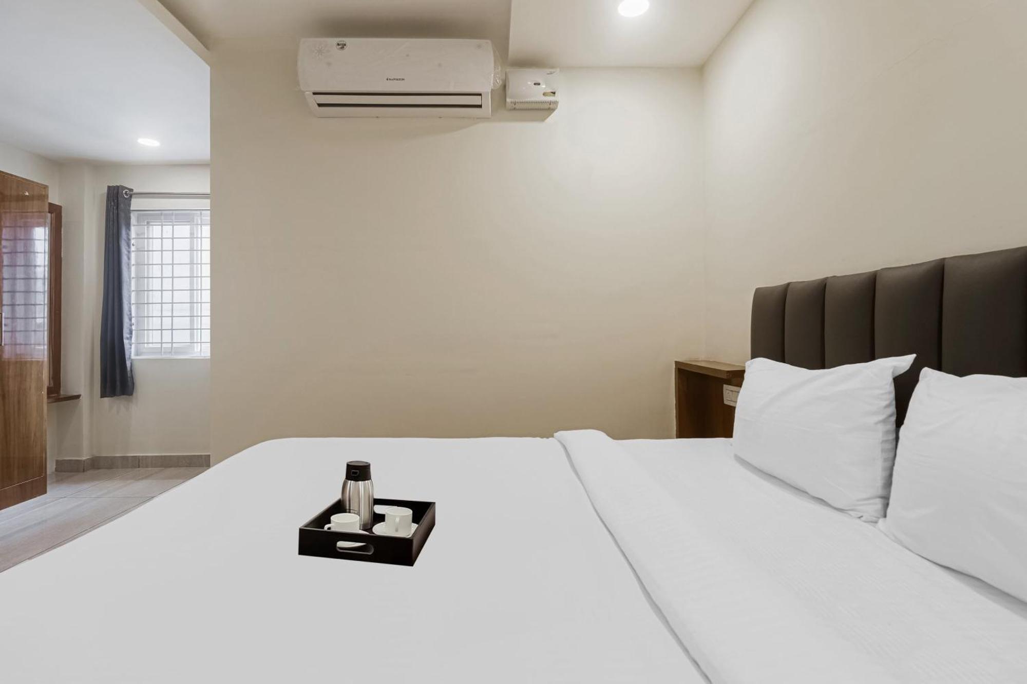 Townhouse Dj Grand Hotel Тирупати Екстериор снимка