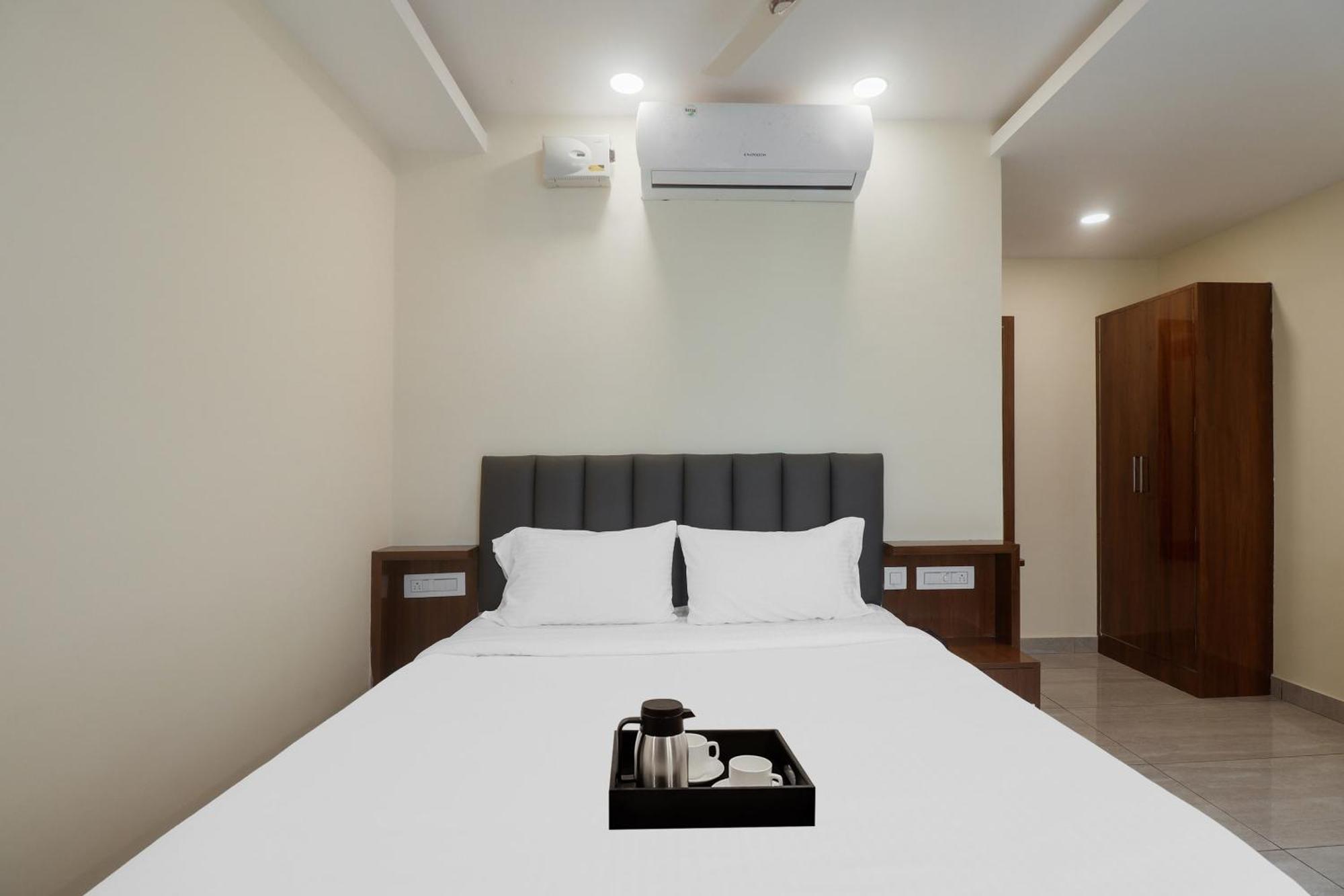 Townhouse Dj Grand Hotel Тирупати Екстериор снимка