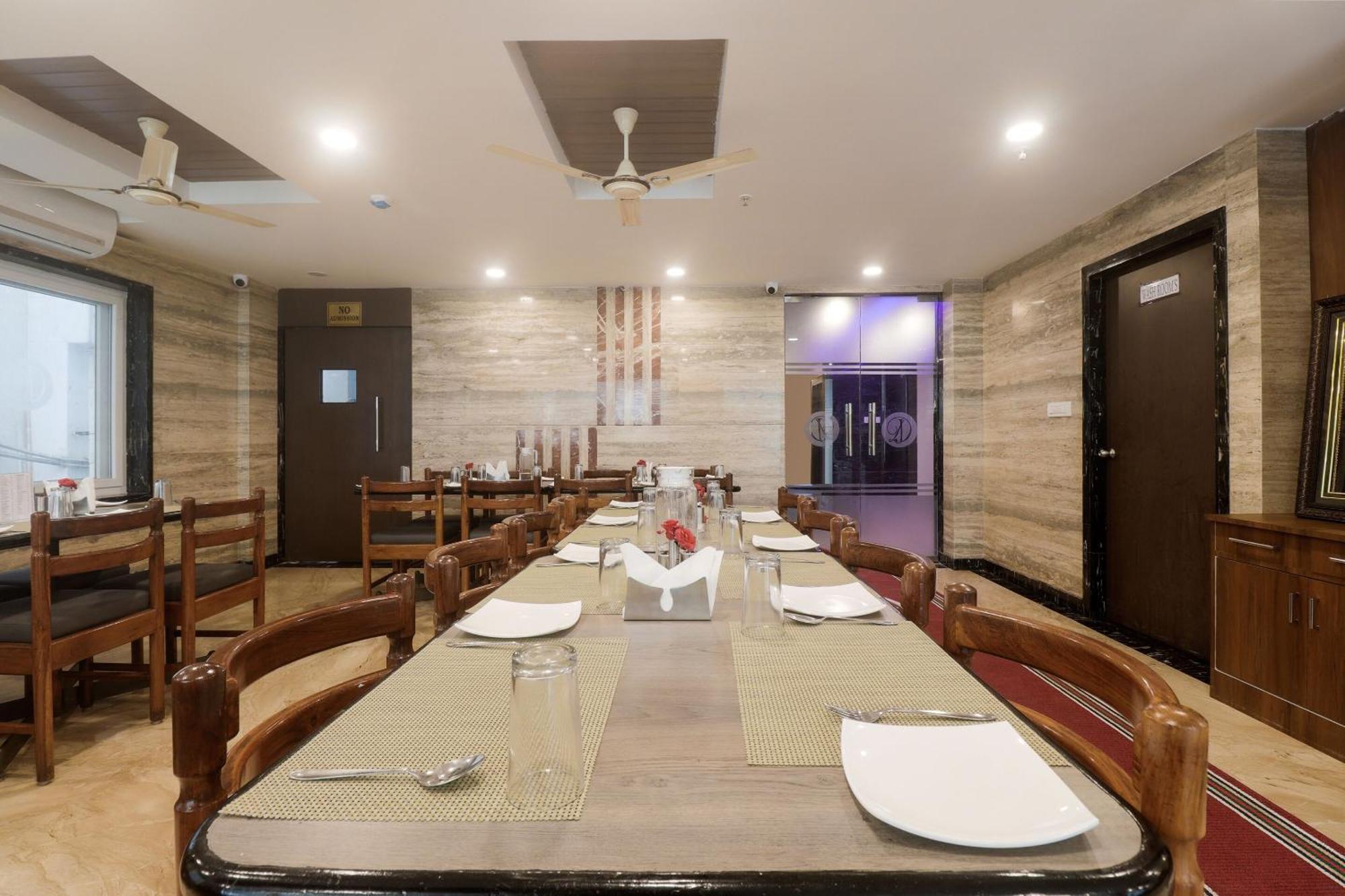 Townhouse Dj Grand Hotel Тирупати Екстериор снимка